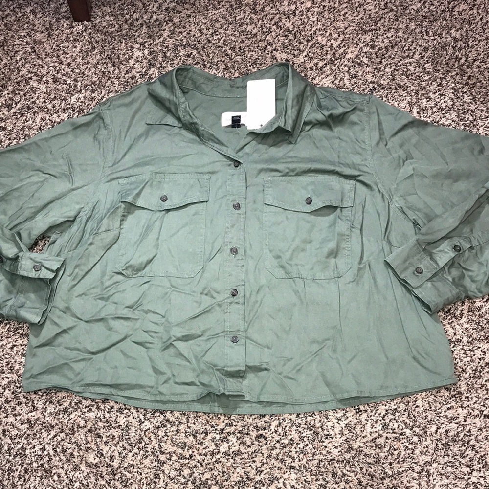 Universal Thread Utility Button Down Long Sleeve Olive Boxy Top Relaxed | NWT - Picture 2 of 8